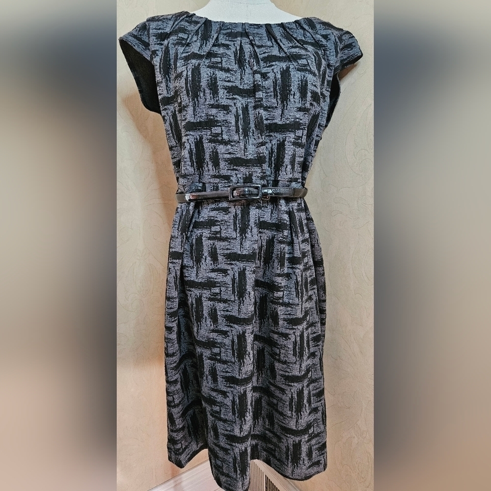 Calvin Klein Belted Stretch Knitted Gray & Black Sleeveless Midi Dress